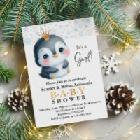 Pinguim bonito com um Chá de fraldas