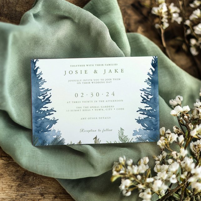 Convites Pinheiros verdes com neve bonito no inverno (Pretty winter pine trees green wedding invitation)