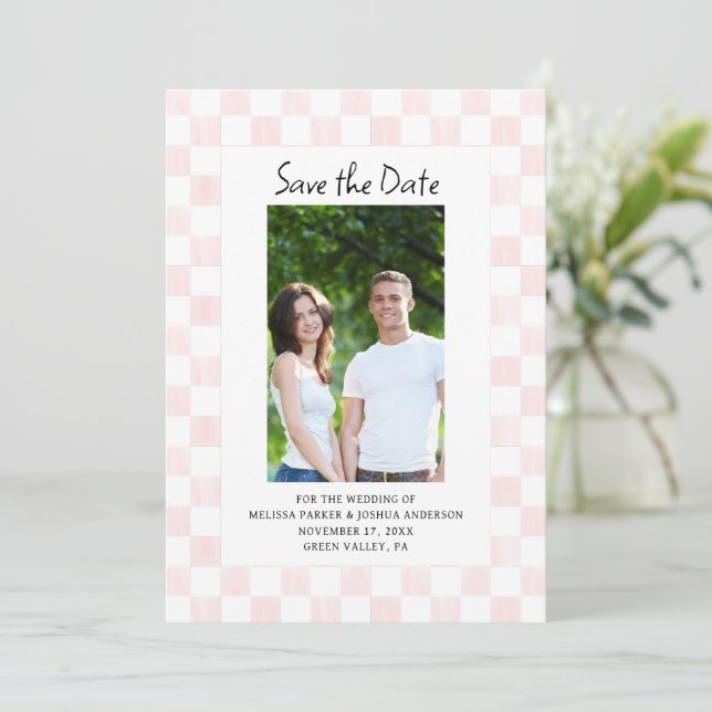 Convites Pink Checkerboard Photo Save the Date (Em pé/Frente)