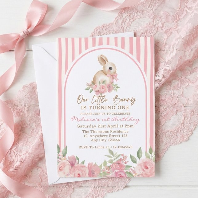 Convites Pink Floral Little Bunny Turning One Birthday  (Criador carregado)