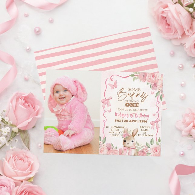 Convites Pink Floral Some Bunny First Birthday Photo (Criador carregado)