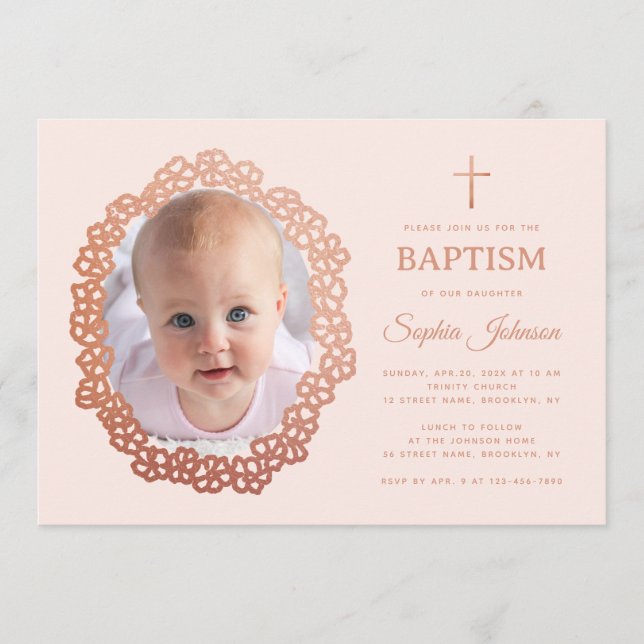 Convites Pink Girl Baptism Photo in Rose Gold Floral Wreath (Frente)
