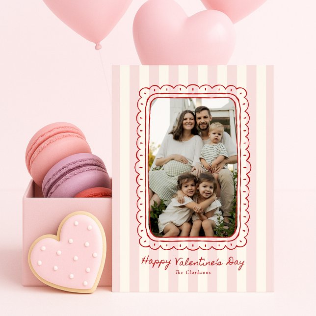 Convites Pink Striped Scalloped Frame Valentine’s Day card (Criador carregado)