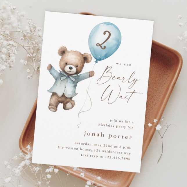Convites Podemos Esperar A Festa de aniversário Do Urso Ted (We can bearly wait teddy bear boys birthday party invitations.)