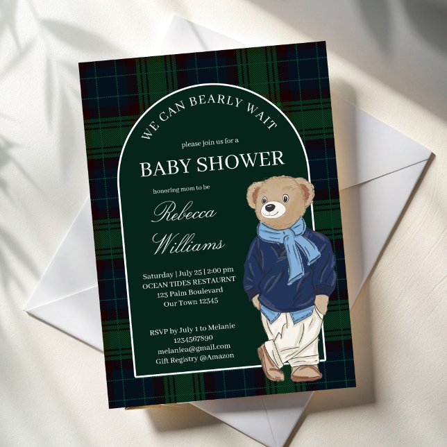 Convites Podemos esperar o chá de fraldas clássico da xadre (We can bearly wait emerald green classic plaid teddy  bear baby shower invitation cards template)