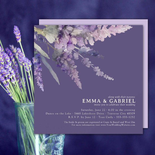 Convites Praça Púrpura de Lavanda Floral, Tudo Em Um Casame (Rich jewel tone purple all-in-one wedding invitation with lavender blooms.)