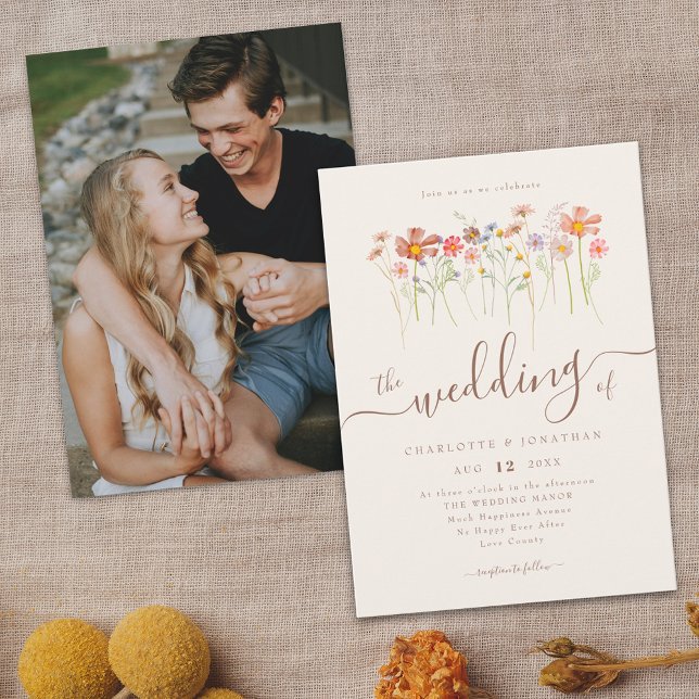 Convites Prado de Flores Silvestres Floral Bege Terracota F (Wildflower meadow rustic fall floral photo Wedding invitation Boho whimsical script watercolor )