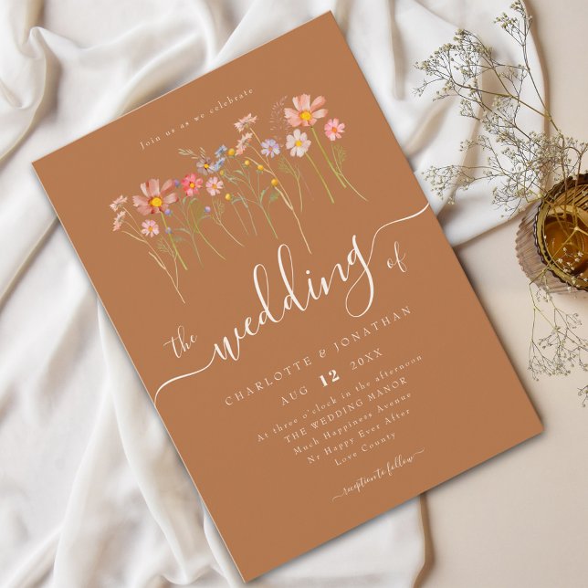 Convites Prado de Flores Silvestres Moderno Açúcar Mascavo (Wildflower meadow boho floral brown sugar Wedding invitation Elegant modern script watercolor fall)