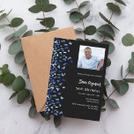 Convites Prêmio de fotografia azul do marinho preto de aniv<br><div class="desc">Um moderno,  elegante e convite. Um fundo preto decorado com confete azul. Personalize e adicione fotos,  um nome e detalhes da festa. Texto branco.</div>