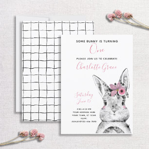 Convites Preto e Branco Um coelhinho está virando um aniver