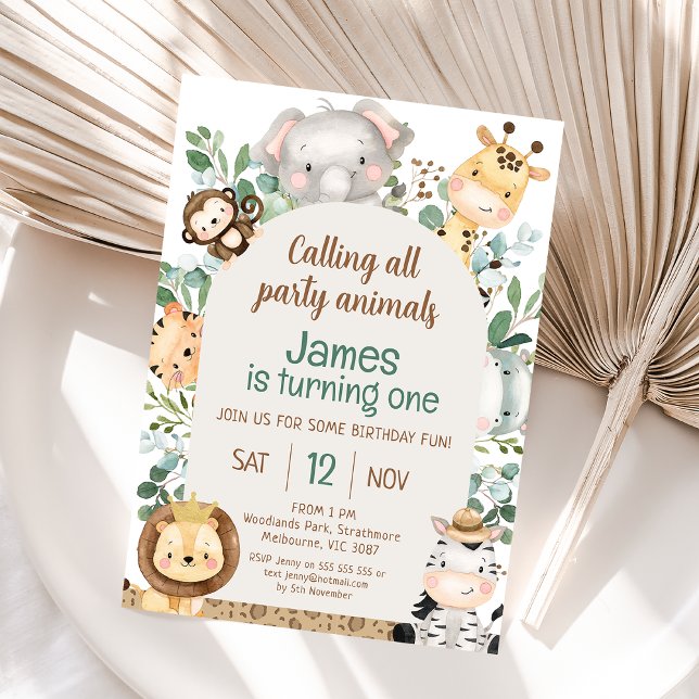 Convites Primeiro aniversario de Animais da Festa Safari Ar (Safari calling all party animals 1st birthday invitation featuring eight jungle animals and arch.)