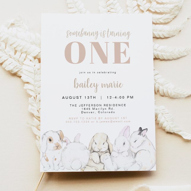 Convites Primeiro aniversario de coelhinhos de pastel bonit (Criador carregado)