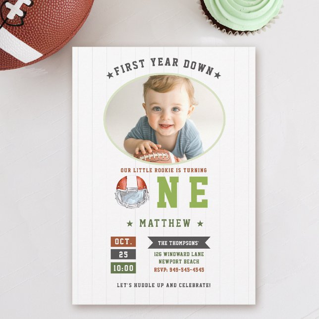 Convites Primeiro aniversario de Menino do Primeiro Ano de  (first year down football birthday invitation photo sports boy green boy 1st party)