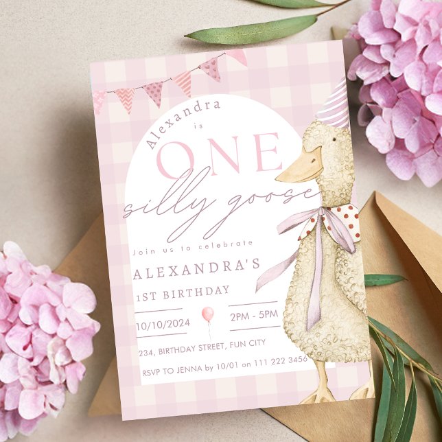 Convites Primeiro aniversario Rosa Um Ganso Bobo Gingham (Pink One Silly Goose Gingham 1st Birthday Invitation)