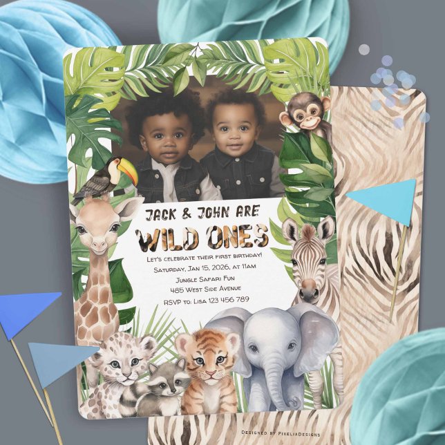 Convites Primeiro aniversario Wild One Twins Foto de aniver (Twins first birthday invites, wild one jungle safari themed invites.)
