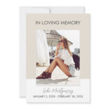 Programa clássico de funeral em branco e bege