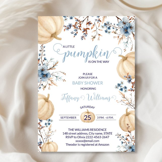 Convites Pumpkin cai em flores silvestres (Blue Rustic Pumpkin Baby Shower Invitation | Neutral Fall Floral Autumn Theme)