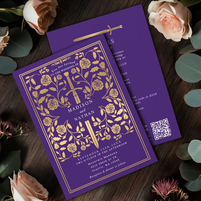 Convites Purple Royal Medieval Gold Sword Wedding QR Code (Criador carregado)
