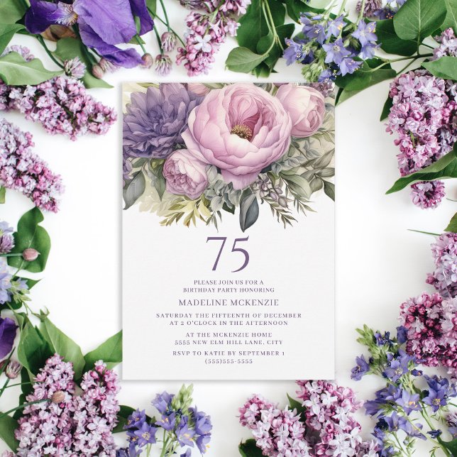 Convites Púrpura rosa-rosa Elegante Floral 75º Aniversário (Elegant purple floral and greenery 75th birthday party invitation for women.)
