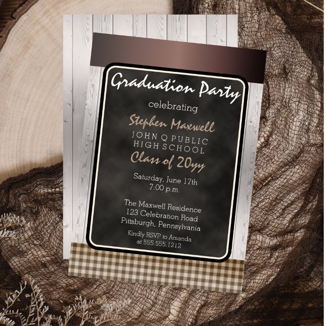 Convites Quadro Russo | Festa de formatura de madeira (Rustic Chalkboard Faux Wood Graduation Party Invitation -- Print and/or Digital Download)