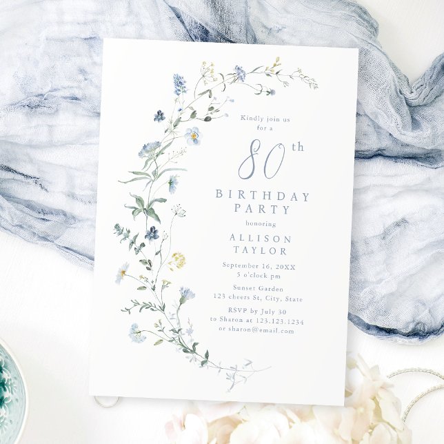 Convites Qualquer 80 de Bóvora Azul-Irritada de Qualquer Id (Any Age Dusty Blue Wildflower Boho 80th Birthday Invitation)