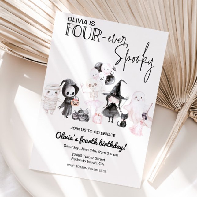 Convites Quatro, uma garota rosa assustadora, Dia dos 4 ano (Four ever spooky pink halloween birthday invitation)
