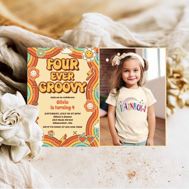 Convites Quatro Vezes Groovy Retro Rainbow 4º aniversário F (Criador carregado)