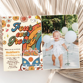 Convites Quatro Vezes Groovy Retro Rainbow 4º aniversário F