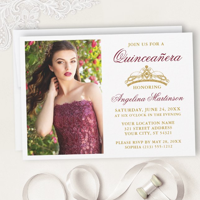 Convites Quinceanera Dourada da Coroa Moderna Elegante Burg (Customize to change text size, style, color or to add text or more photos to back of card.)