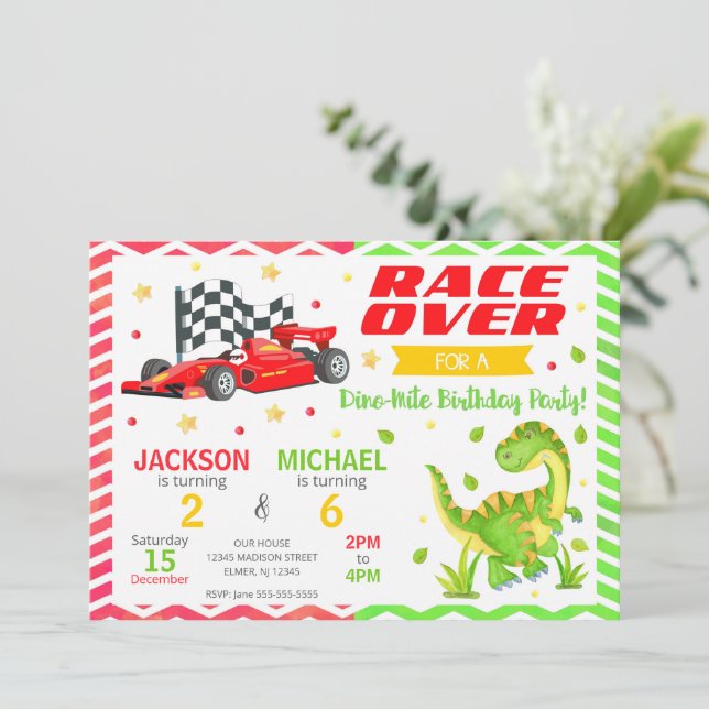 Convites Race Car & Dinosaur Joint Birthday Invitation (Em pé/Frente)