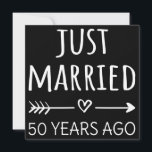 Convites Recem casados 50 Anos Atrás I<br><div class="desc">Design bonito, perfeito para qualquer um que está casado há 50 anos e para uma cerimônia de renovação do voto de casamento. Ele faz um excelente combinando roupa para casais! recem casados 50 Anos Atrás, citação de um casal que se casou há 50 anos ou um casal renovando votos de...</div>