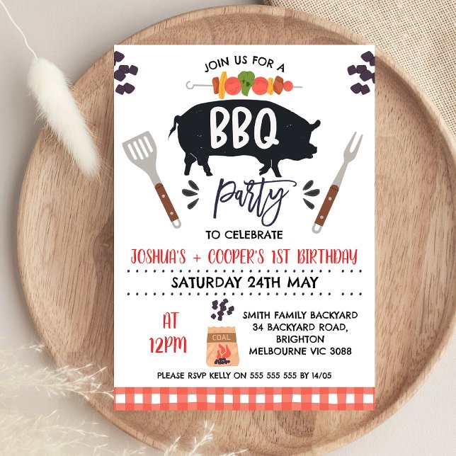Convites Red Black Twins Pig Roast Kebab CHURRASCO Aniversá (Red Black Twins Pig Roast Kebab BBQ Birthday Invitation Backyard BBQ Twins Birthday Invitation
)