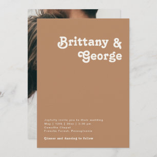 Convites Retro Beach   Monograma de Fotografia Casual Marro