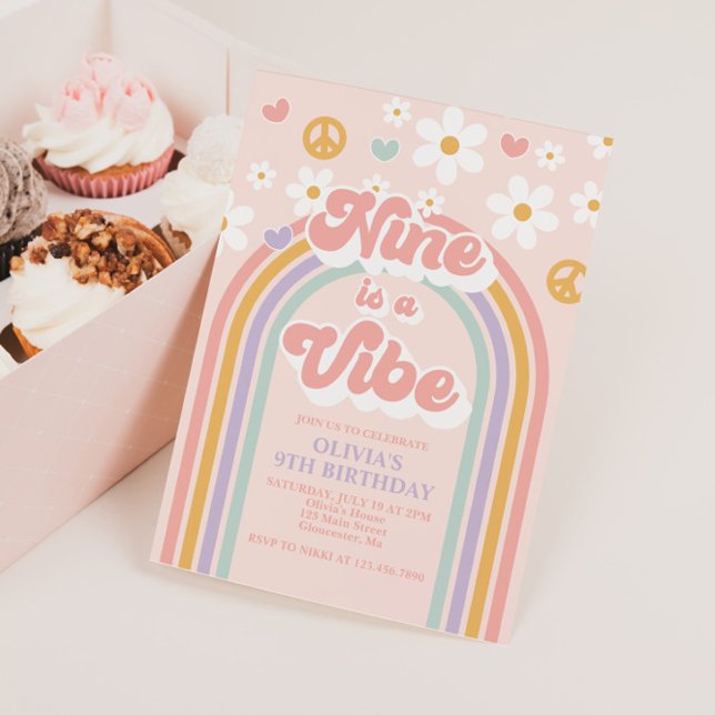 Convites Retro Nove é um Vibe Rainbow 9º aniversário (Criador carregado)