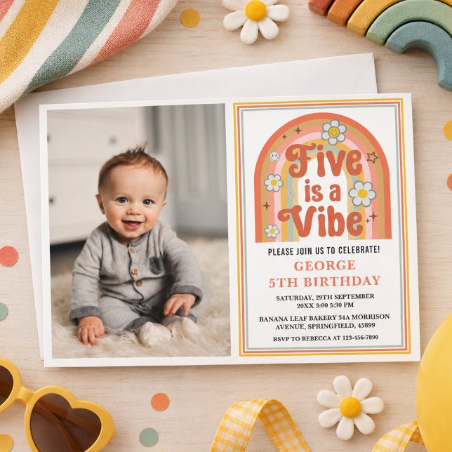 Convites Retro Rainbow FIVE é uma Vibração Aniversário de 5 (Retro Rainbow FIVE is a Vibe Groovy 5th Birthday Invitation)