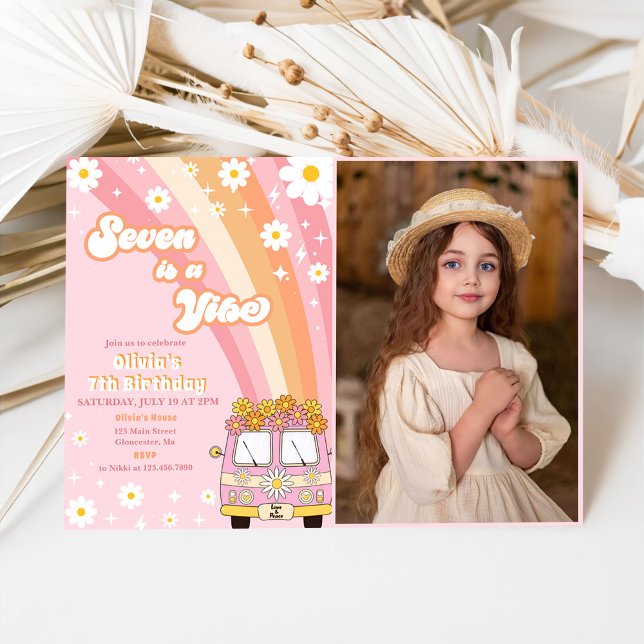 Convites Retro Rainbow Seven é um 7 Vibe Groovy Aniversário (Criador carregado)