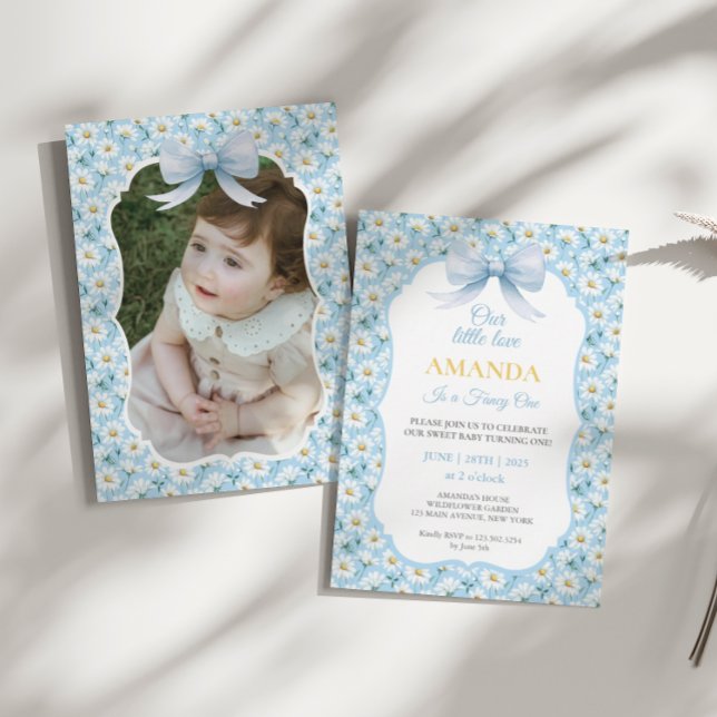 Convites Rico de margarida azul, uma garota, aniversário (Criador carregado)