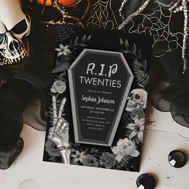 Convites RIP 20 Halloween Skull Gotheen Aniversário (RIP Twenties Death to my Twenties Halloween Birthday Invitation)