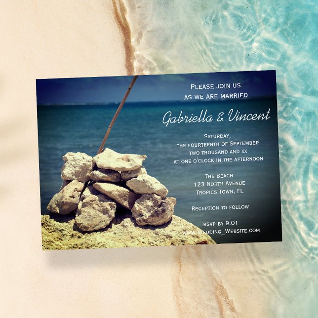 Convites Rochas no Casamento de Praia (Invite guests to your destination marriage ceremony with the Rocks on Beach Wedding Invitation.)