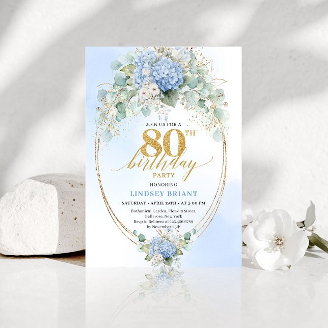 Convites Romantic Blue Hydrangea Gold 80th Birthday Invite (Romantic Blue Hydrangea Gold 80th Birthday Invitation)