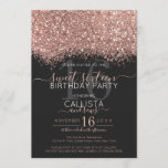 Convites Rosa de luxo, preto, brilho, Confetti Sweet 16<br><div class="desc">O elegante, glamouroso e moderno convite de aniversário de dezesseis anos é perfeito para a jovem adolescente contemporânea e na moda. Ele apresenta um bloco colorido de configuração dourado cintilante rosa impresso falso em cima de um simples fundo preto com um grande número "16" em um tom dourado cor-de-rosa correspondente....</div>