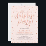 Convites Rosa Dourado e Blush | Festa de aniversario de mul<br><div class="desc">Celebre seu dia especial com este modelo na moda moderno convite de aniversário surpresa. Este design apresenta confetti e tipografia texturizados com rosa de giz dourado com um fundo cor-de-rosa pincelado. Você pode personalizá-lo para qualquer idade ou evento.</div>