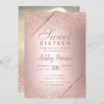 Convites Rosa gold glitter script foto metal Sweet 16<br><div class="desc">Rosa dourado tipografia e tiras geométricas e folha metálica de rosa dourada dourada dourada doce convite de aniversário 16. Adicione sua foto no fundo.</div>