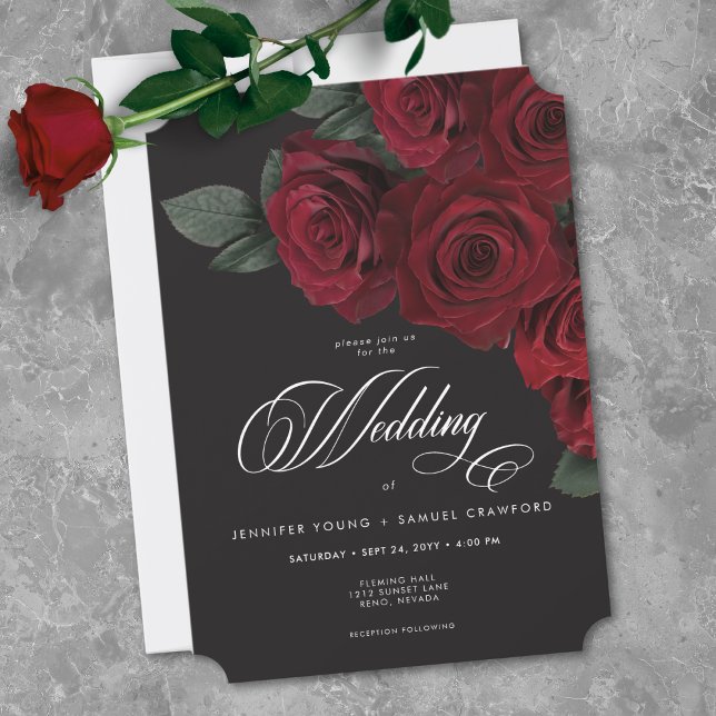 Convites Rosas Florais Vermelhas Sanguíneas Elegantes e Tem (Elegant Moody Blood Red Roses Floral Wedding Invitation)