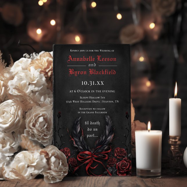 Convites Rosas Góticos Negra Floral e Casamento Vermelho (Gothic Black and Red and White Floral Raven Feather Floral Wedding Invitation)