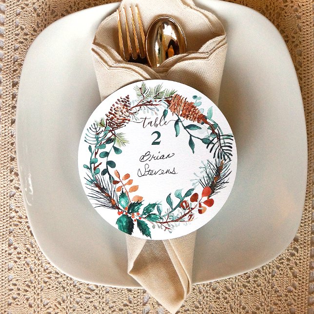 Convites Rótulos de nome de grinalda de pinha de eucalipto  (winter wedding reception table setting name place card unique rustic pinecone pine needles wreath)