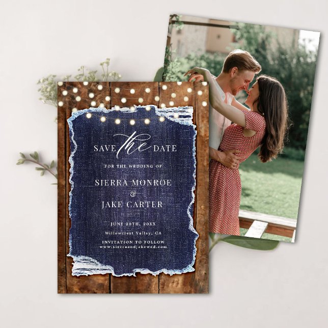 Convites Rustic Barn Wood Denim Foto Data de Salvamento (rustic wedding save the date barn wood denim string lights ranch country western backyard white blue)