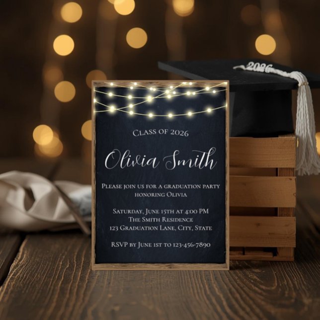 Convites Rustic Chalkboard & String Lights Graduation Party (Criador carregado)