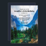 Convites Rustic Country Mounains Scenical Nature Aniversári<br><div class="desc">Um convite de aniversário apressado com uma bela fotografia de uma cena agradável e tranquila da natureza. Floresta verde vibrante na frente e montanhas azuis sombrias nas costas. Com um céu branco nublado e sonhador. Mistura e mágica. Perfeito para uma cabana ou uma festa de aniversário.</div>