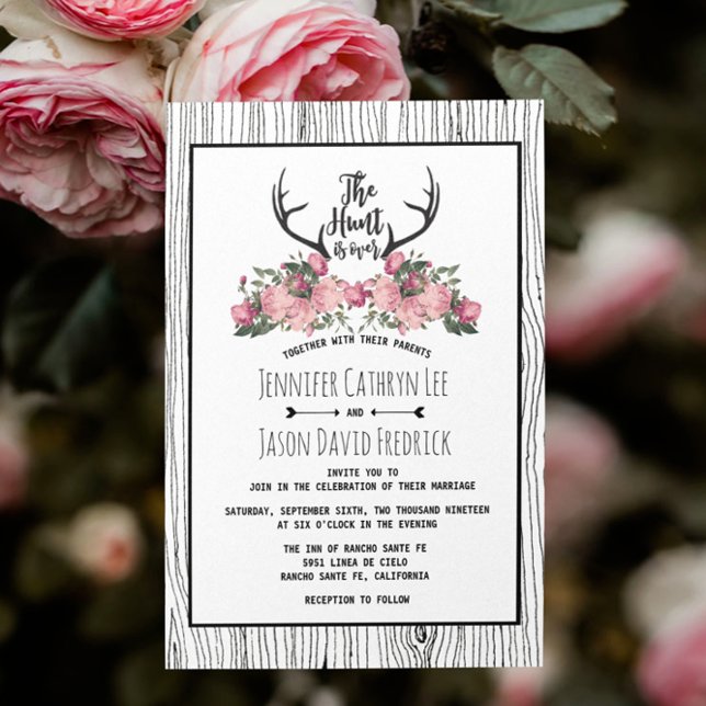 Convites Rustic Floral Barnwood Hunt está sobre o casamento (Criador carregado)